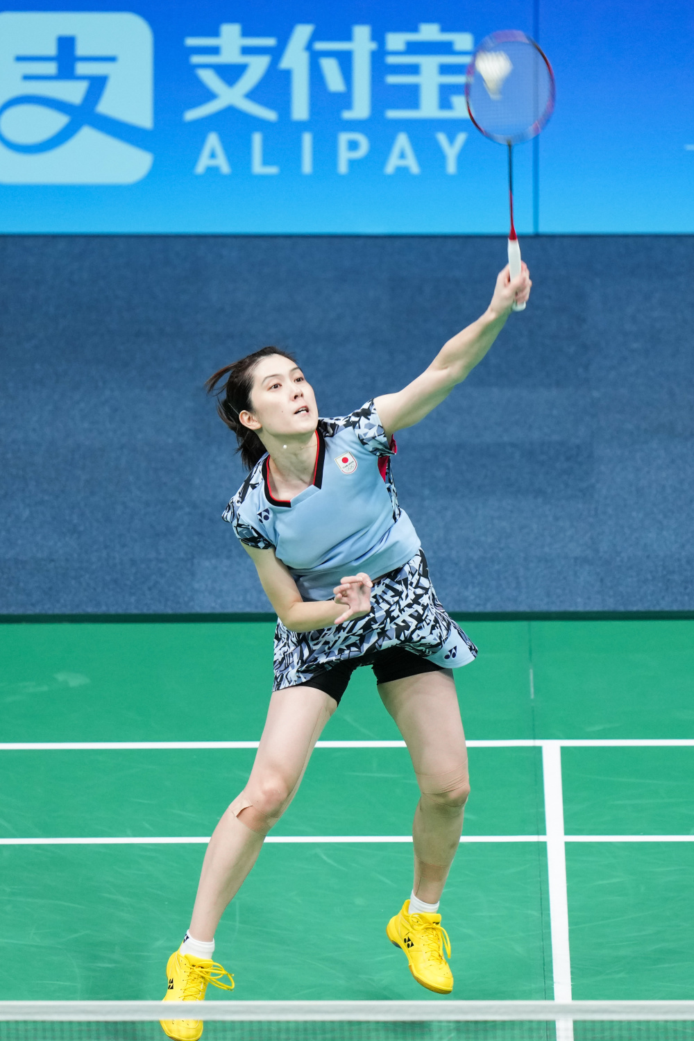 更要用坚定 更要用坚定