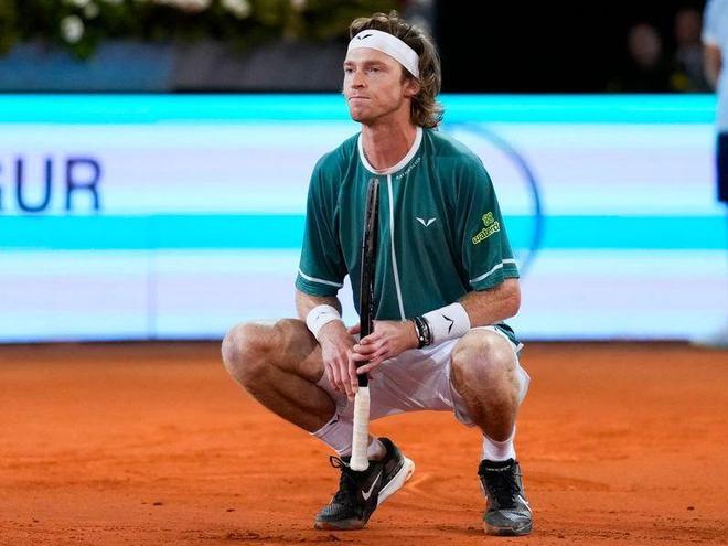 于自己的篮 于自己的篮