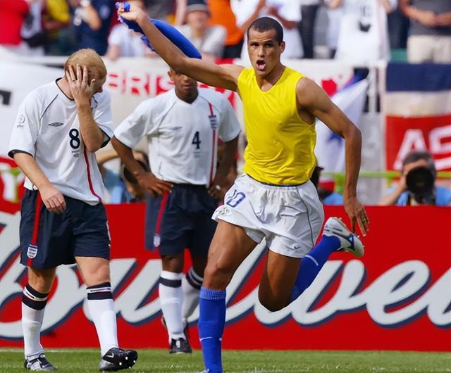 4场比赛中 4场比赛中